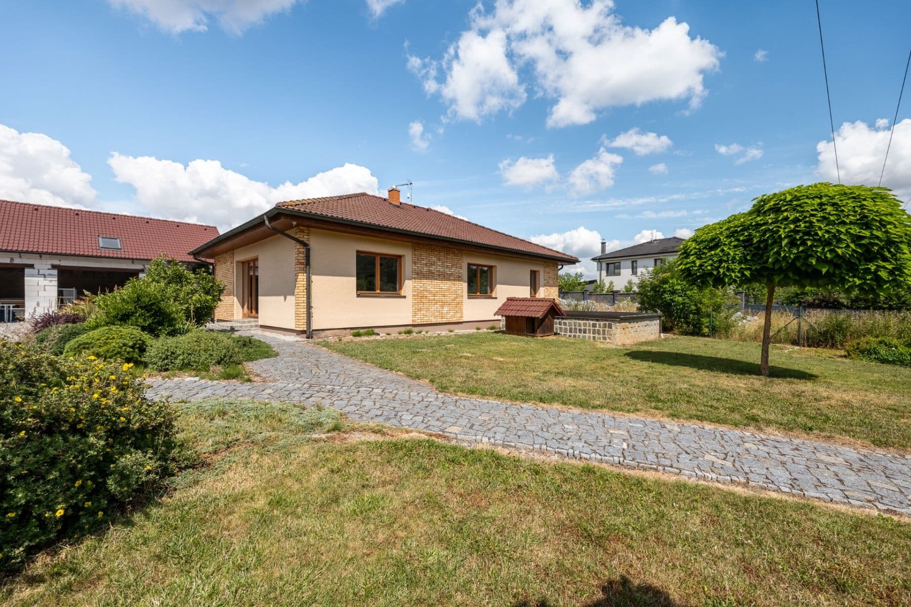 Prodej domu 122 m², pozemek 3.901 m², U brůdku, Lužná, Středočeský kraj Prodej domu 122 m², pozemek 3.901 m², U brůdku, Lužná, Středočeský kraj