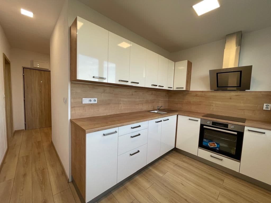 Pronájem bytu 1+1 37 m², Výškovická, Ostrava, Moravskoslezský kraj Pronájem bytu 1+1 37 m², Výškovická, Ostrava, Moravskoslezský kraj