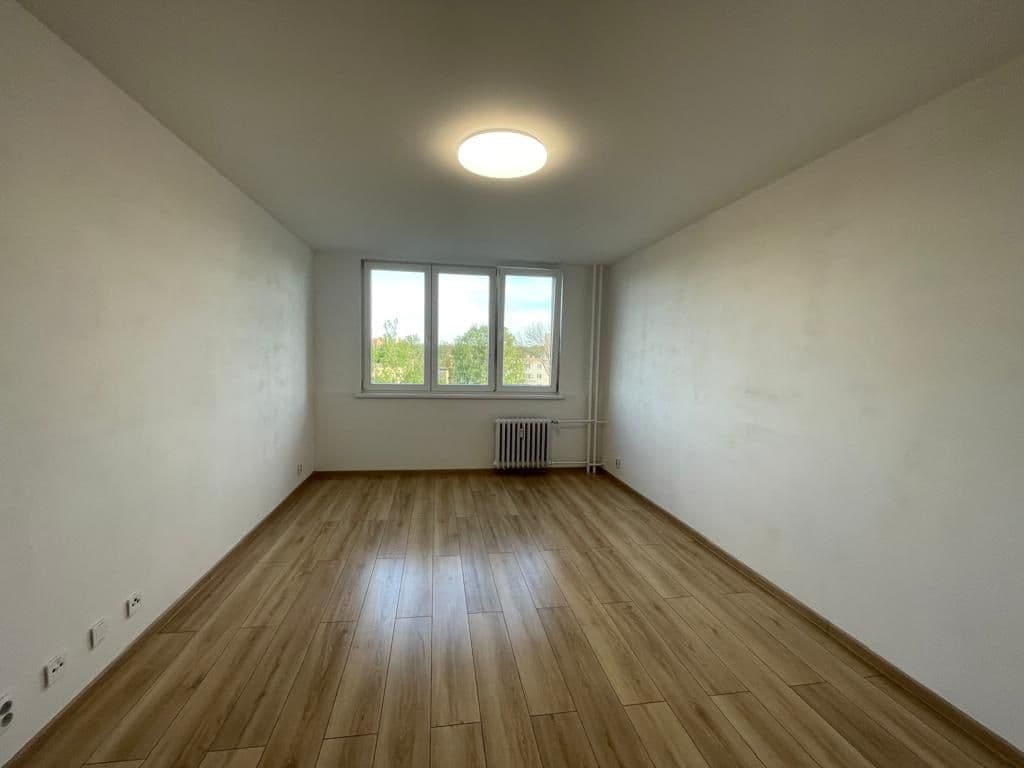 Pronájem bytu 1+1 37 m², Výškovická, Ostrava, Moravskoslezský kraj Pronájem bytu 1+1 37 m², Výškovická, Ostrava, Moravskoslezský kraj