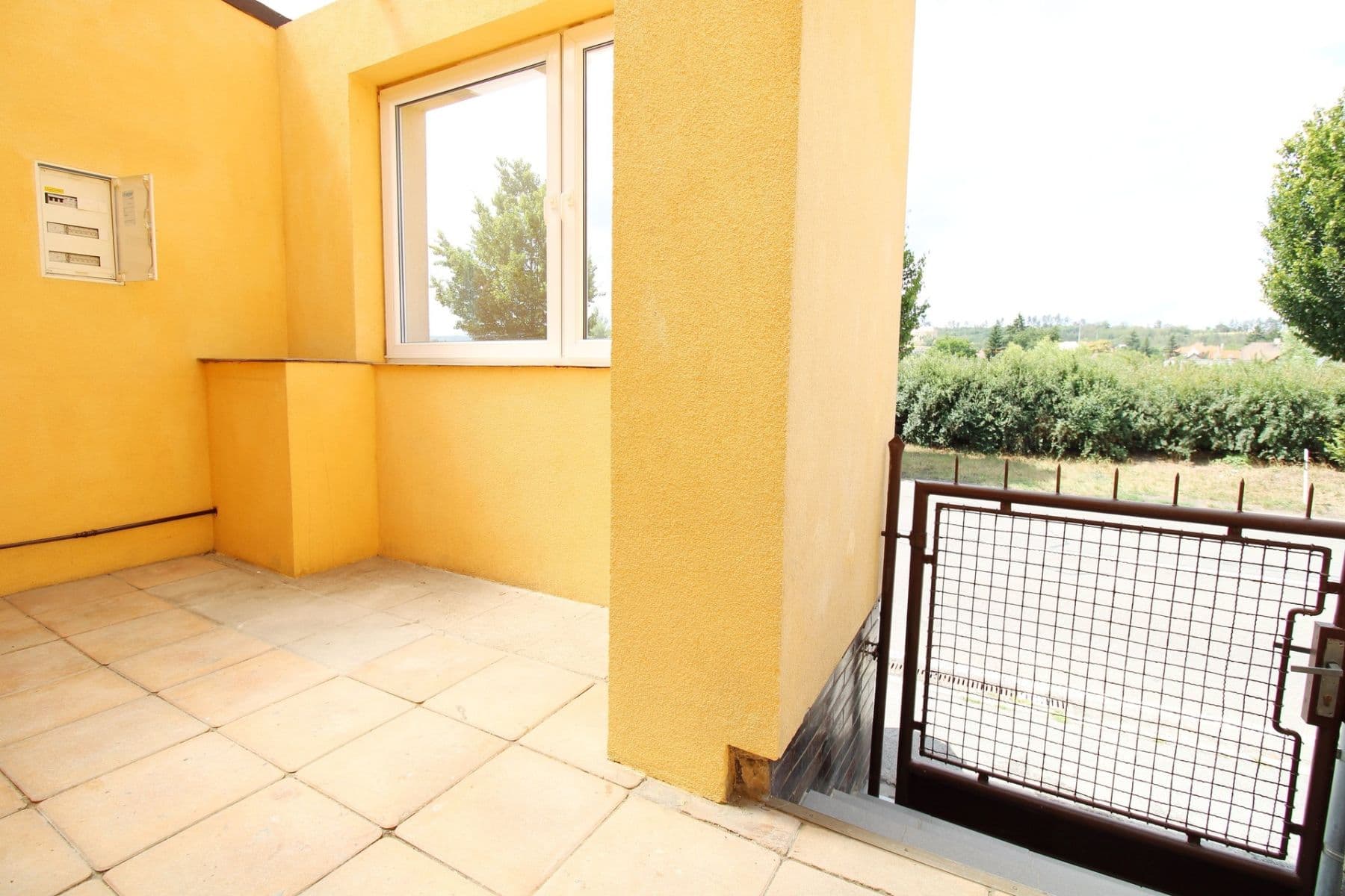 Pronájem domu 72 m², pozemek 25 m², Na Poříčí, Králův Dvůr, Středočeský kraj Pronájem domu 72 m², pozemek 25 m², Na Poříčí, Králův Dvůr, Středočeský kraj