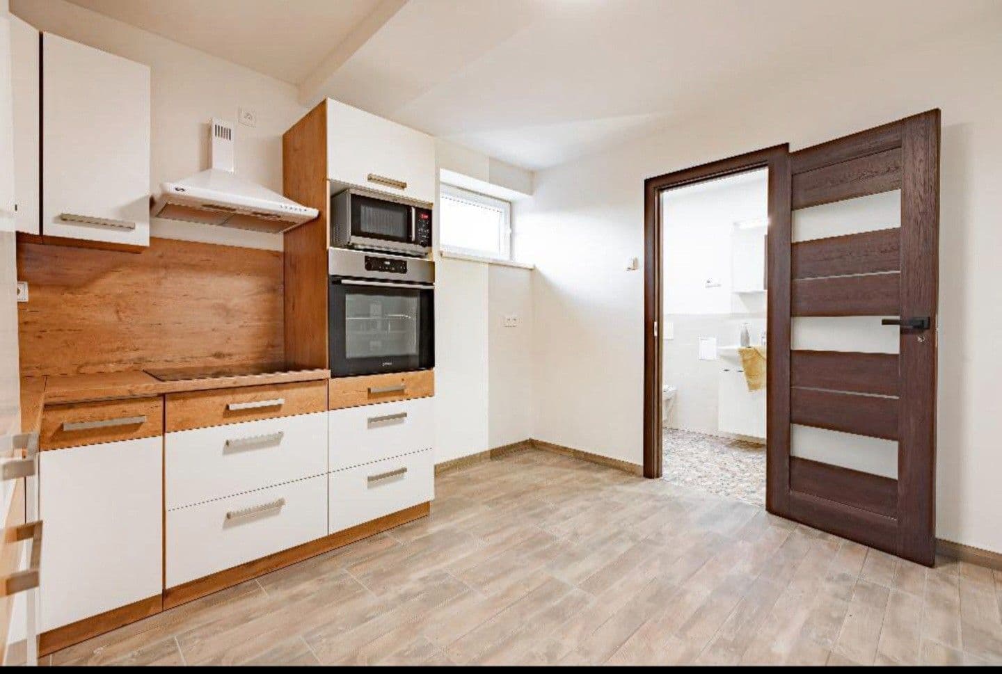 Prodej bytu 2+1 64 m², Družstevní, Chýně, Středočeský kraj Prodej bytu 2+1 64 m², Družstevní, Chýně, Středočeský kraj