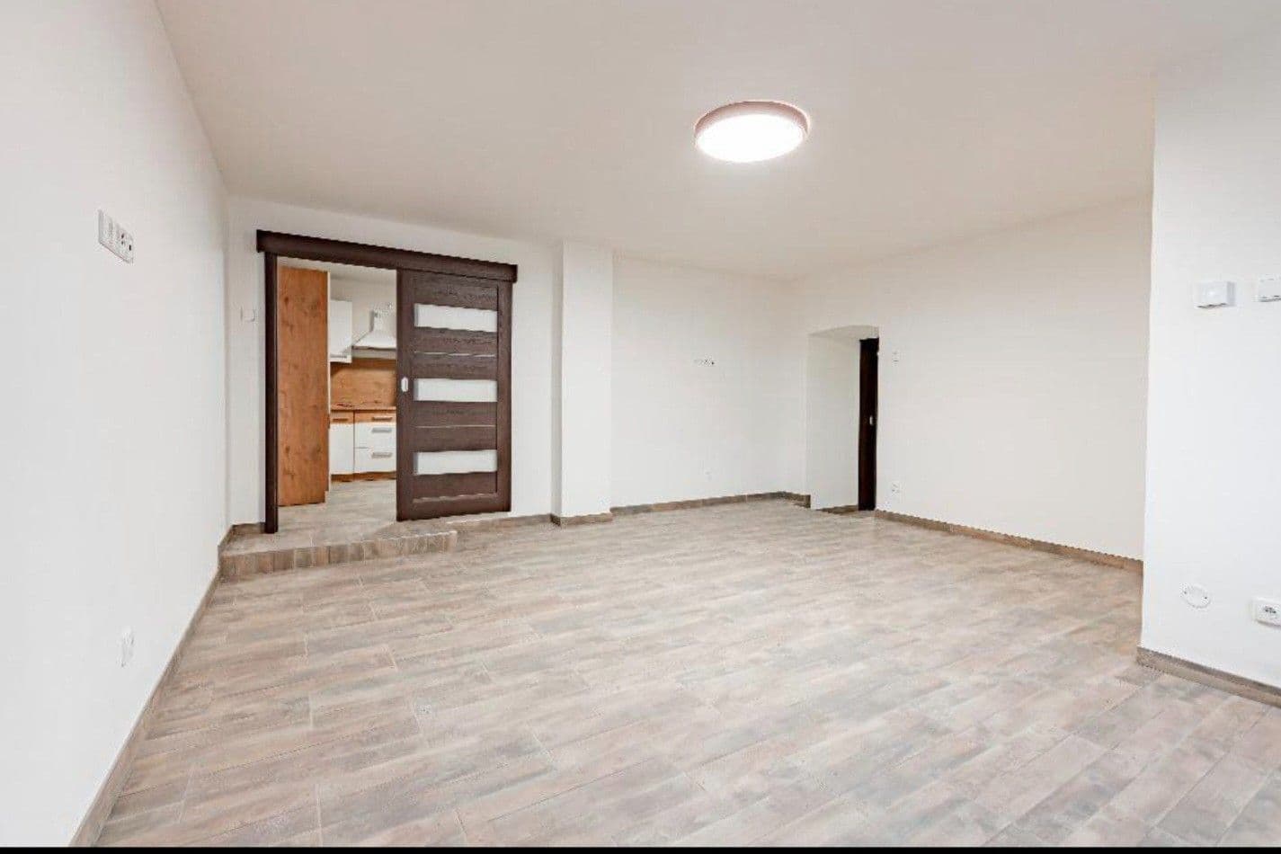 Prodej bytu 2+1 64 m², Družstevní, Chýně, Středočeský kraj Prodej bytu 2+1 64 m², Družstevní, Chýně, Středočeský kraj