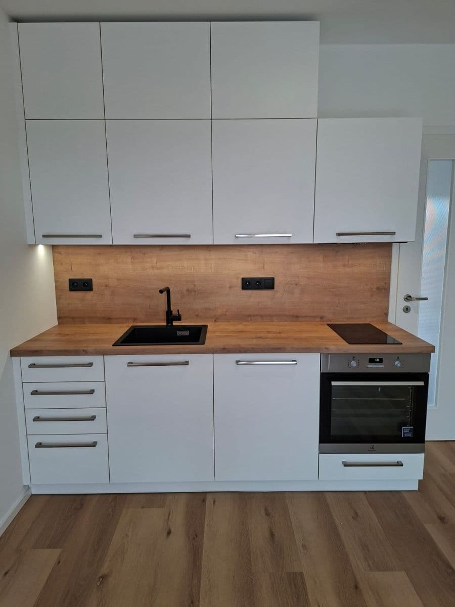 Pronájem bytu 1+kk 39 m², Milánská, Praha, Praha Pronájem bytu 1+kk 39 m², Milánská, Praha, Praha