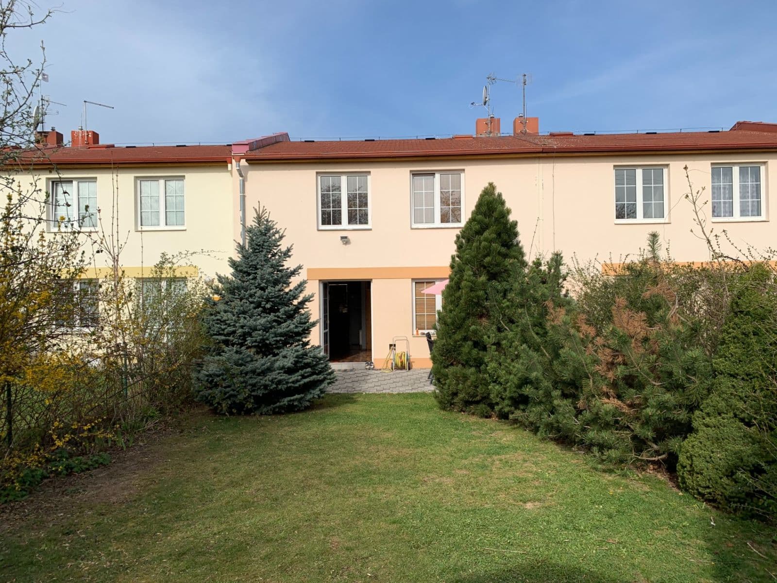 Prodej domu 100 m², pozemek 310 m², Na Skalce, Popovičky, Středočeský kraj Prodej domu 100 m², pozemek 310 m², Na Skalce, Popovičky, Středočeský kraj