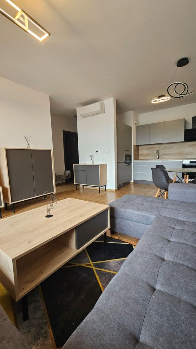 Pronájem bytu 2+1 57 m², Ružinov, Bratislavský kraj Pronájem bytu 2+1 57 m², Ružinov, Bratislavský kraj