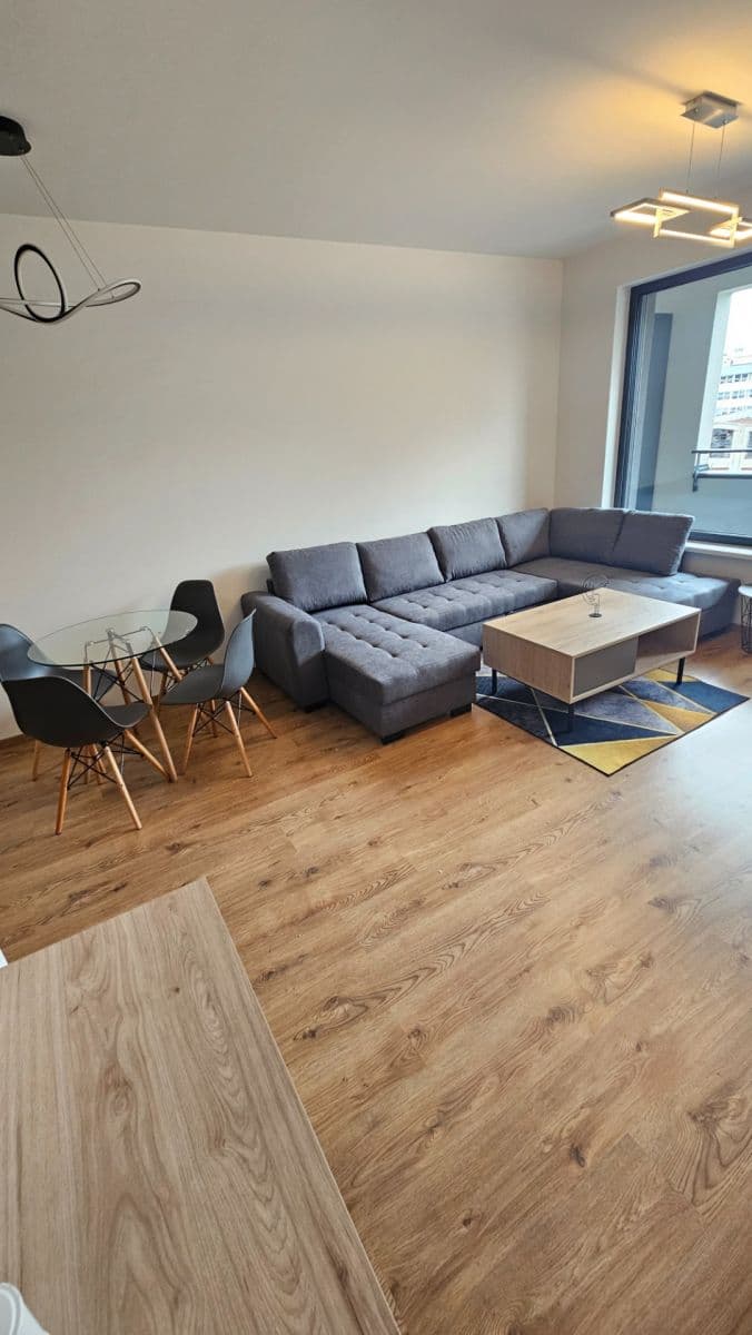 Pronájem bytu 2+1 57 m², Ružinov, Bratislavský kraj Pronájem bytu 2+1 57 m², Ružinov, Bratislavský kraj