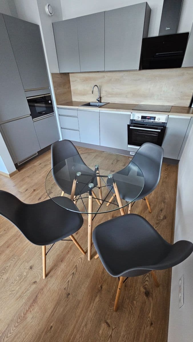 Pronájem bytu 2+1 57 m², Ružinov, Bratislavský kraj Pronájem bytu 2+1 57 m², Ružinov, Bratislavský kraj