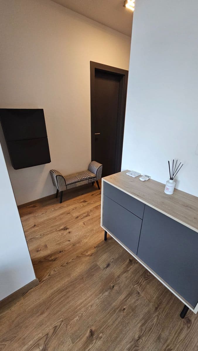 Pronájem bytu 2+1 57 m², Ružinov, Bratislavský kraj Pronájem bytu 2+1 57 m², Ružinov, Bratislavský kraj