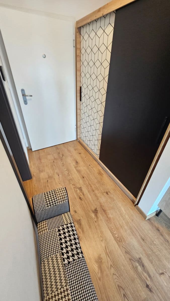 Pronájem bytu 2+1 57 m², Ružinov, Bratislavský kraj Pronájem bytu 2+1 57 m², Ružinov, Bratislavský kraj