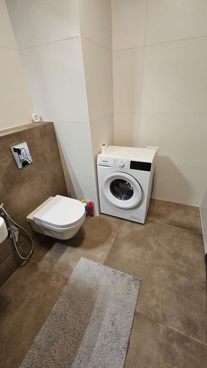 Pronájem bytu 2+1 57 m², Ružinov, Bratislavský kraj Pronájem bytu 2+1 57 m², Ružinov, Bratislavský kraj