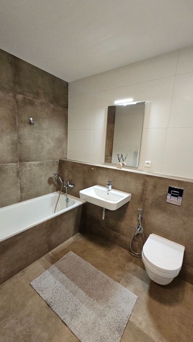 Pronájem bytu 2+1 57 m², Ružinov, Bratislavský kraj Pronájem bytu 2+1 57 m², Ružinov, Bratislavský kraj