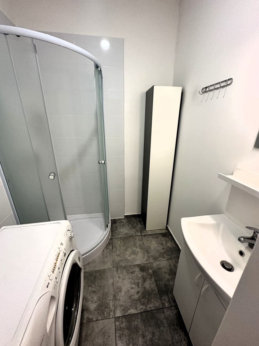 Pronájem bytu 1+kk 25 m², Slezská, Praha, Praha Pronájem bytu 1+kk 25 m², Slezská, Praha, Praha