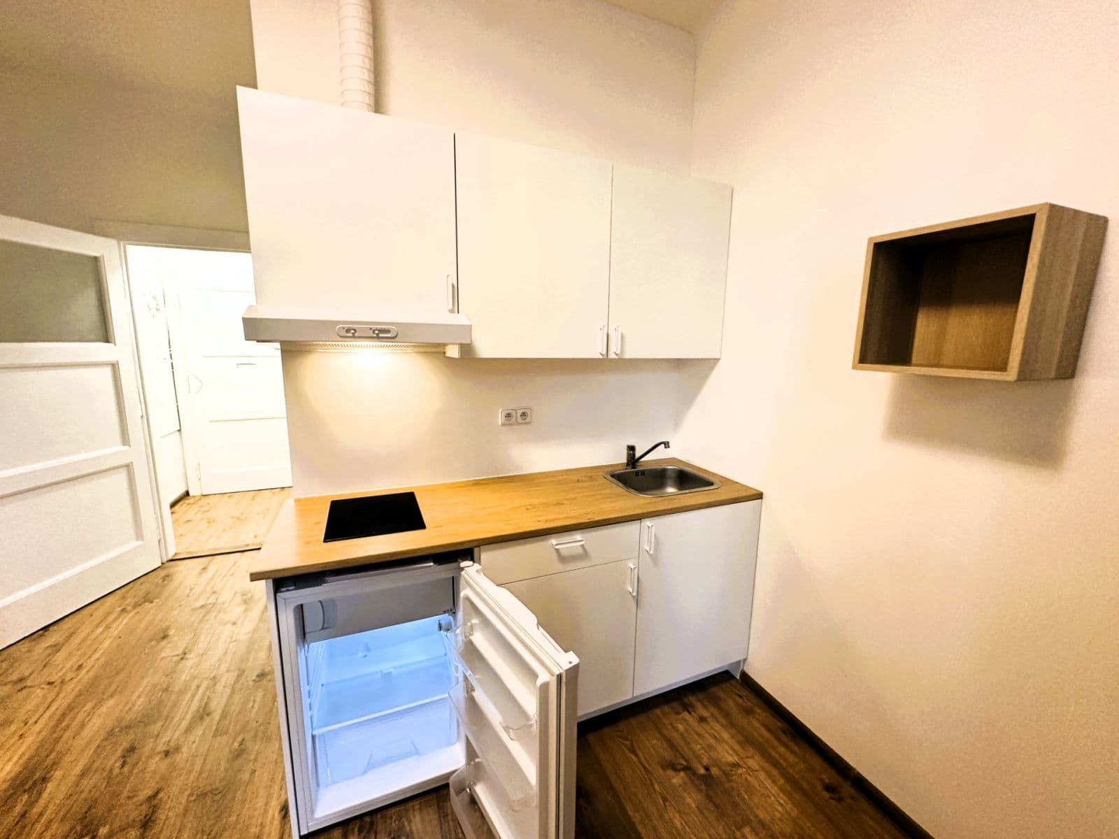Pronájem bytu 1+kk 25 m², Slezská, Praha, Praha Pronájem bytu 1+kk 25 m², Slezská, Praha, Praha