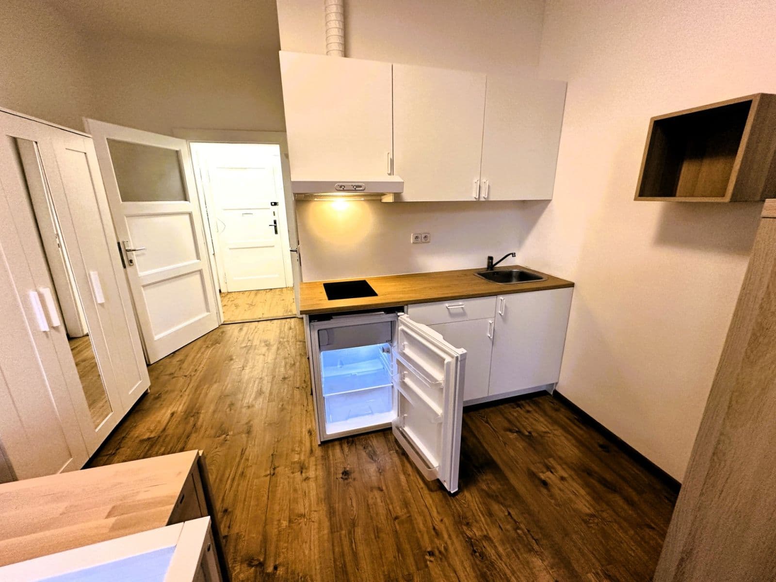Pronájem bytu 1+kk 25 m², Slezská, Praha, Praha Pronájem bytu 1+kk 25 m², Slezská, Praha, Praha