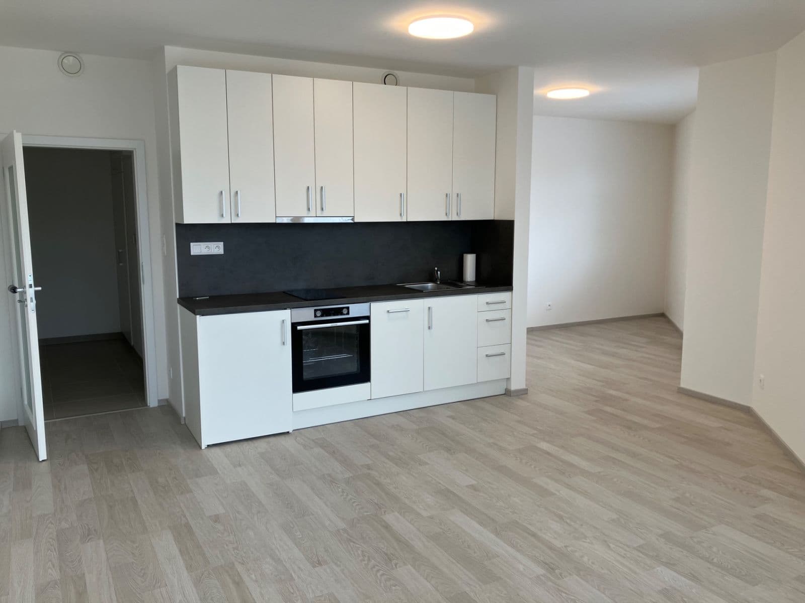 Pronájem bytu 1+kk 38 m², Ke Kříži, Praha, Praha Pronájem bytu 1+kk 38 m², Ke Kříži, Praha, Praha