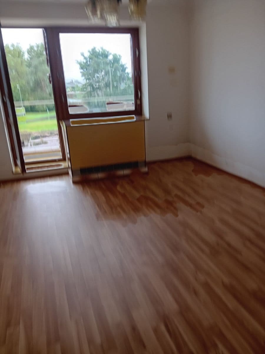 Pronájem bytu 2+1 60 m², Velimská, Sokoleč, Středočeský kraj Pronájem bytu 2+1 60 m², Velimská, Sokoleč, Středočeský kraj