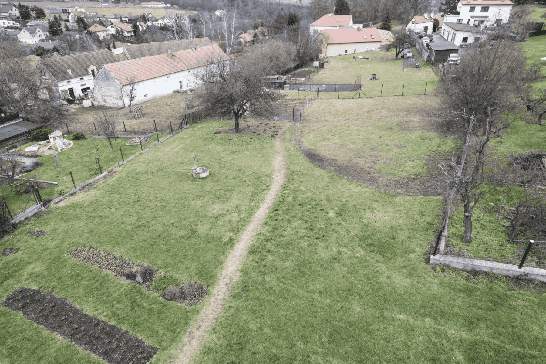 Prodej pozemku 2.038 m², Okrouhlo, Středočeský kraj Prodej pozemku 2.038 m², Okrouhlo, Středočeský kraj