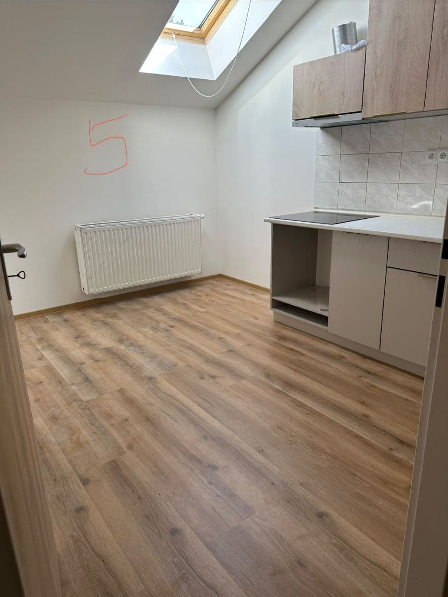 Pronájem bytu 1+1 47 m², 1. května, Rosice, Jihomoravský kraj Pronájem bytu 1+1 47 m², 1. května, Rosice, Jihomoravský kraj