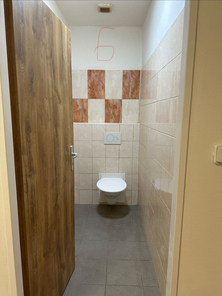 Pronájem bytu 1+1 47 m², 1. května, Rosice, Jihomoravský kraj Pronájem bytu 1+1 47 m², 1. května, Rosice, Jihomoravský kraj