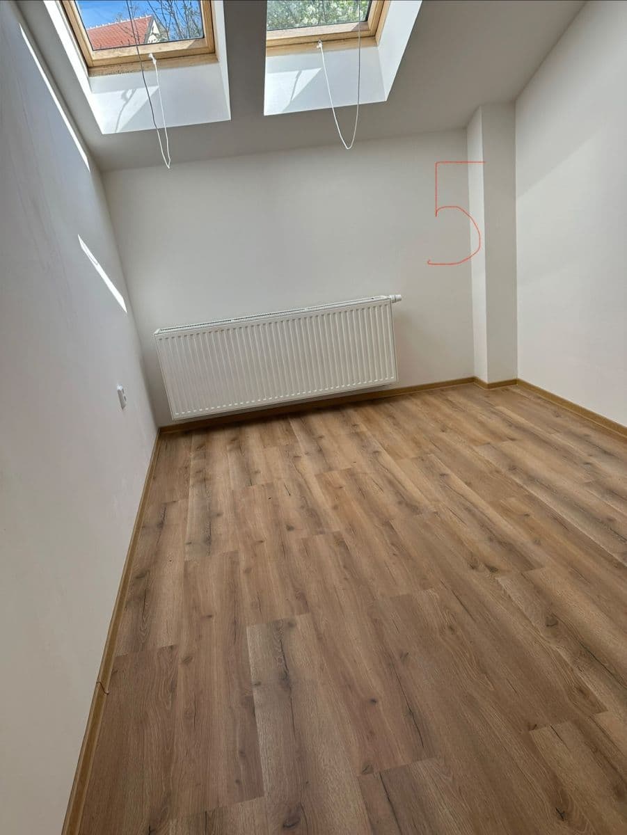 Pronájem bytu 1+1 47 m², 1. května, Rosice, Jihomoravský kraj Pronájem bytu 1+1 47 m², 1. května, Rosice, Jihomoravský kraj