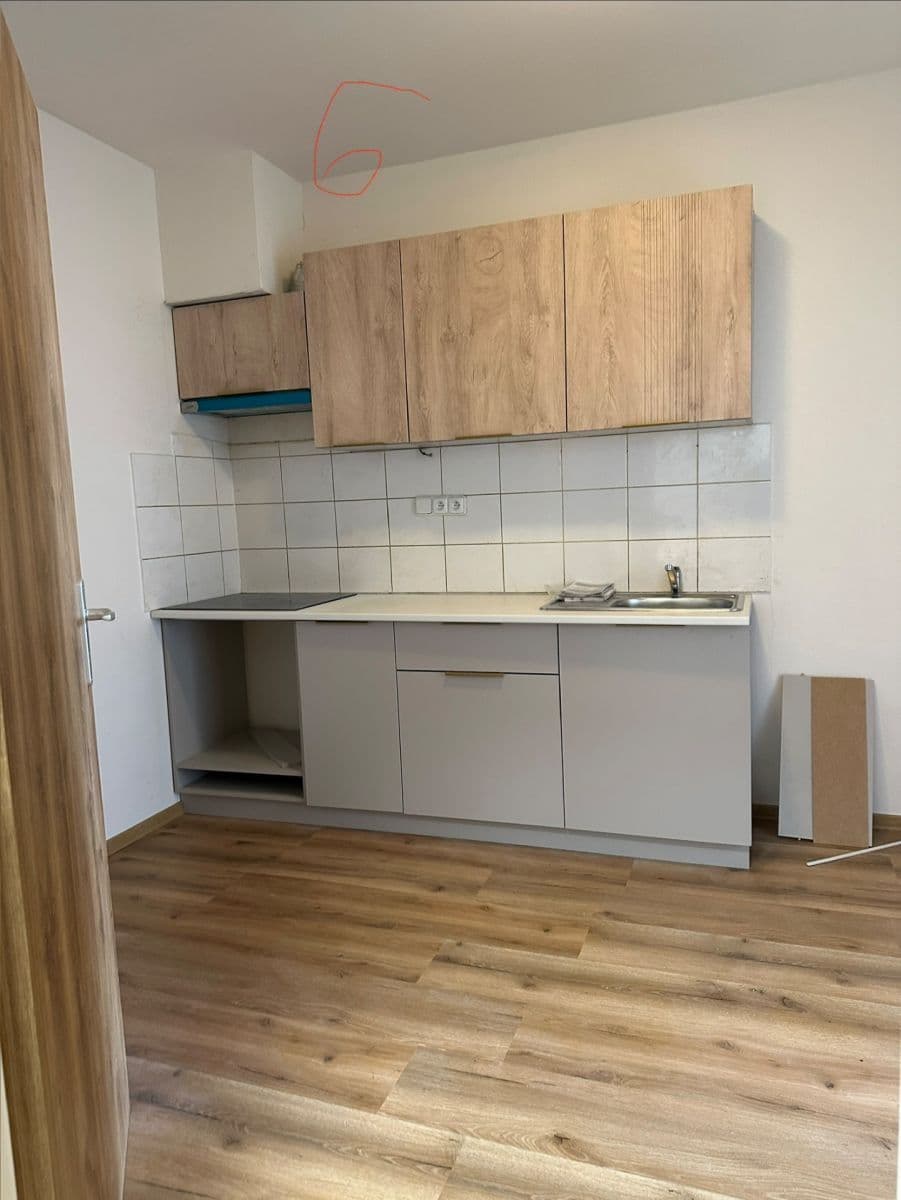 Pronájem bytu 1+1 47 m², 1. května, Rosice, Jihomoravský kraj Pronájem bytu 1+1 47 m², 1. května, Rosice, Jihomoravský kraj