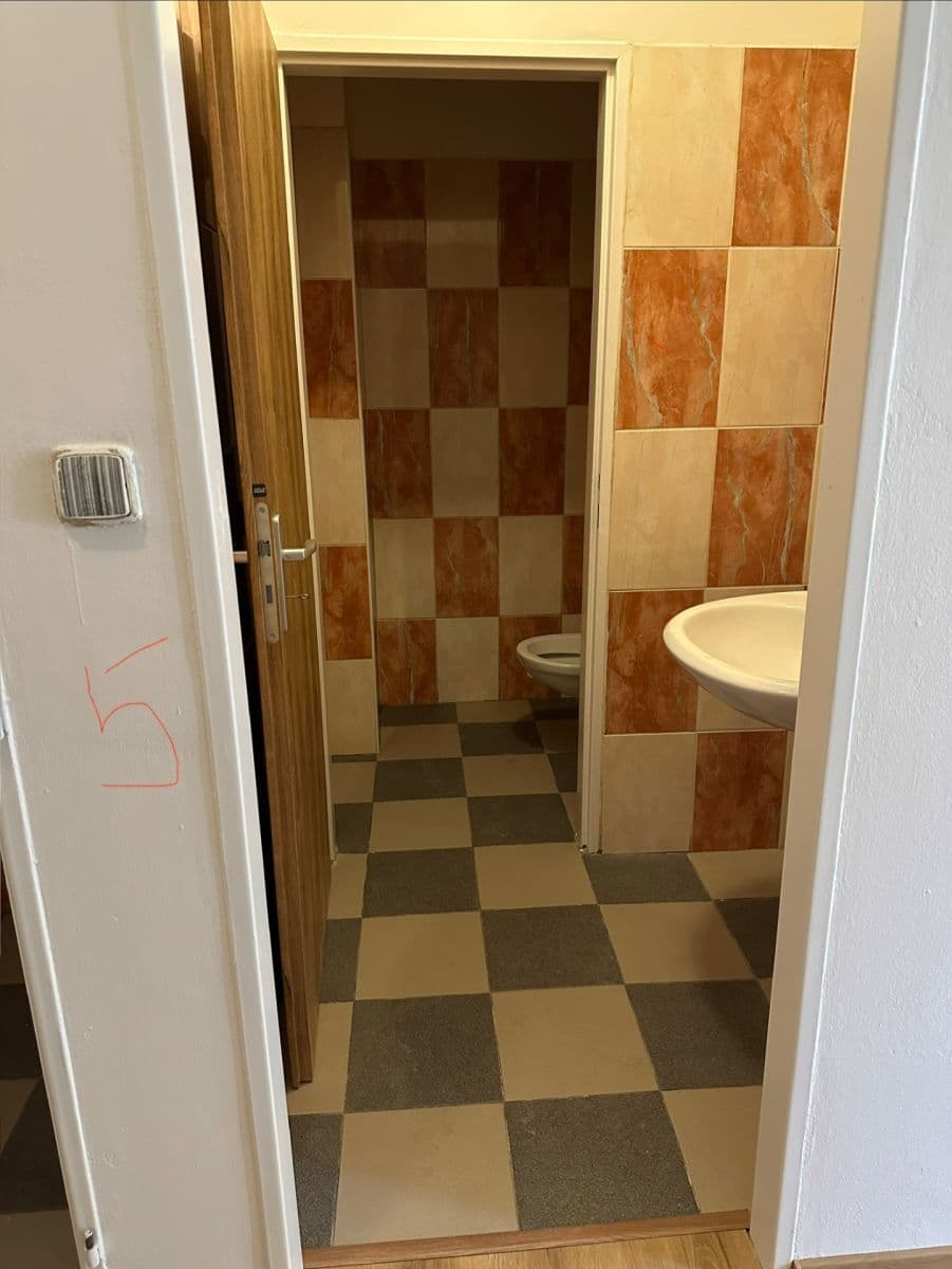 Pronájem bytu 1+1 47 m², 1. května, Rosice, Jihomoravský kraj Pronájem bytu 1+1 47 m², 1. května, Rosice, Jihomoravský kraj