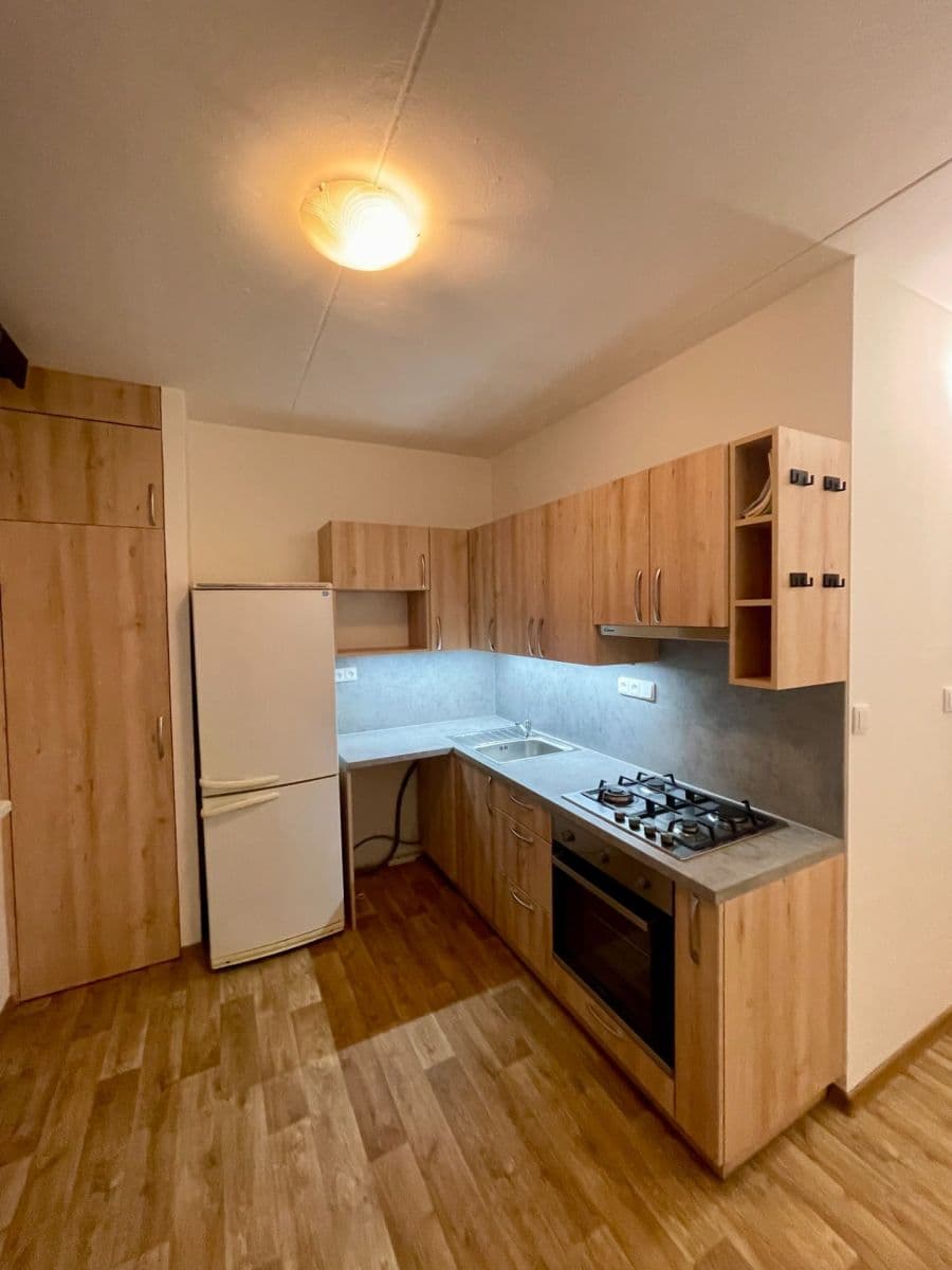 Pronájem bytu 1+1 33 m², Kulturní, Rožnov pod Radhoštěm, Zlínský kraj Pronájem bytu 1+1 33 m², Kulturní, Rožnov pod Radhoštěm, Zlínský kraj