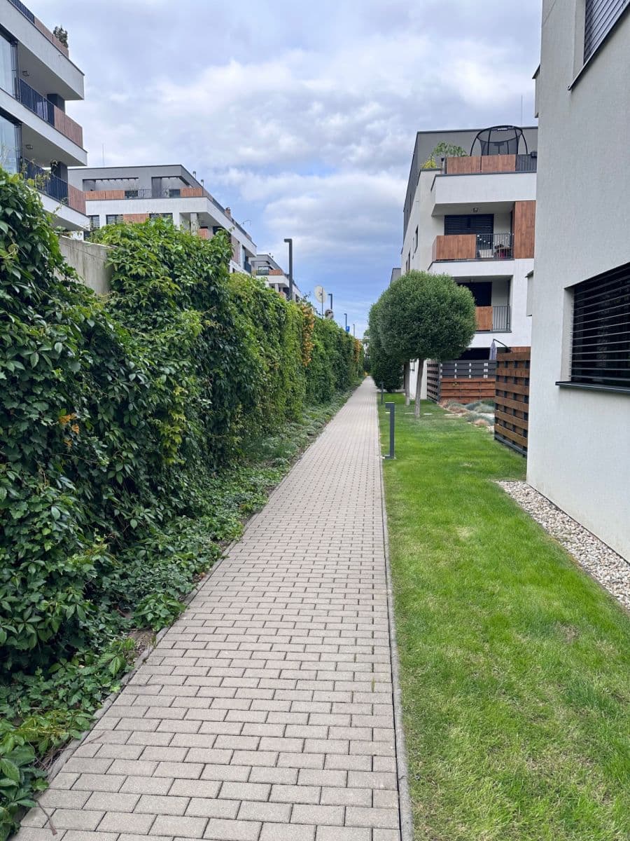 Prodej bytu 4+1 119 m², Pod Vtáčnikom, Nové Mesto, Bratislavský kraj Prodej bytu 4+1 119 m², Pod Vtáčnikom, Nové Mesto, Bratislavský kraj