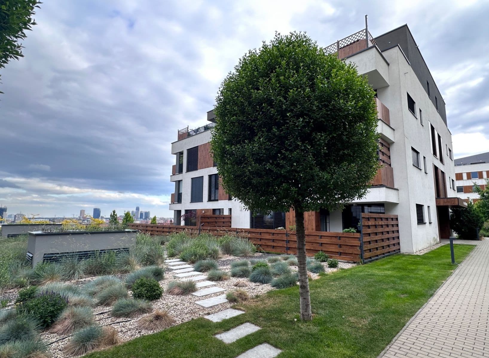 Prodej bytu 4+1 119 m², Pod Vtáčnikom, Nové Mesto, Bratislavský kraj Prodej bytu 4+1 119 m², Pod Vtáčnikom, Nové Mesto, Bratislavský kraj