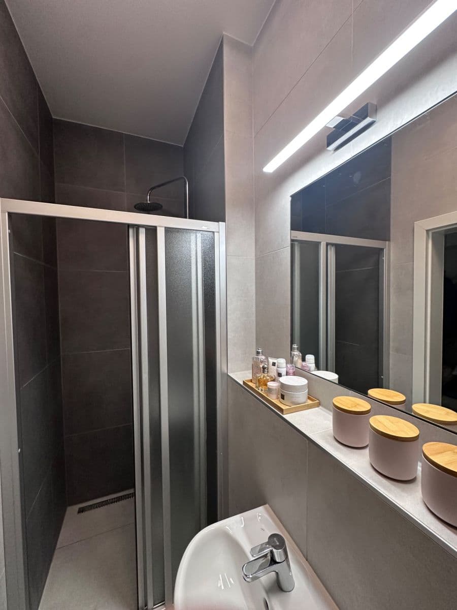 Prodej bytu 4+1 119 m², Pod Vtáčnikom, Nové Mesto, Bratislavský kraj Prodej bytu 4+1 119 m², Pod Vtáčnikom, Nové Mesto, Bratislavský kraj