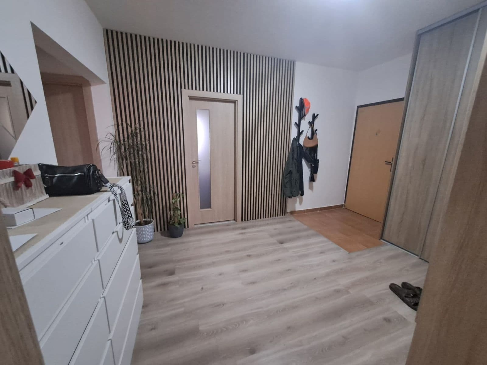 Prodej bytu 4+1 78 m², Jedľová, Vrakuňa, Bratislavský kraj Prodej bytu 4+1 78 m², Jedľová, Vrakuňa, Bratislavský kraj