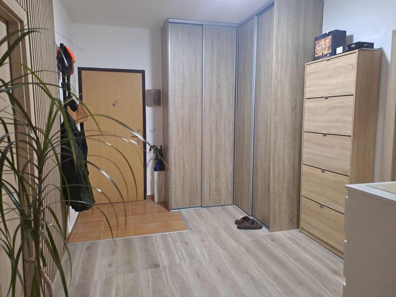 Prodej bytu 4+1 78 m², Jedľová, Vrakuňa, Bratislavský kraj Prodej bytu 4+1 78 m², Jedľová, Vrakuňa, Bratislavský kraj