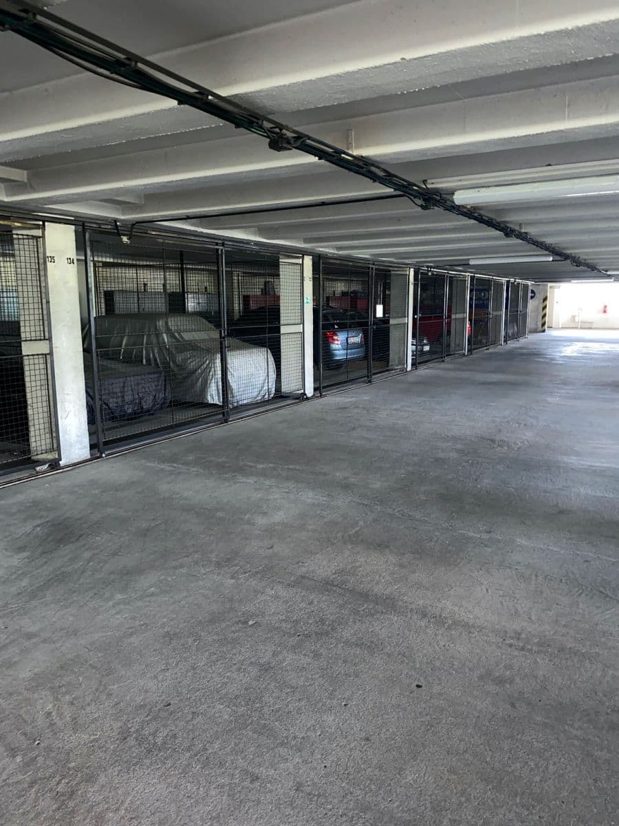 Pronájem garáže 26 m², Brno, Jihomoravský kraj Pronájem garáže 26 m², Brno, Jihomoravský kraj