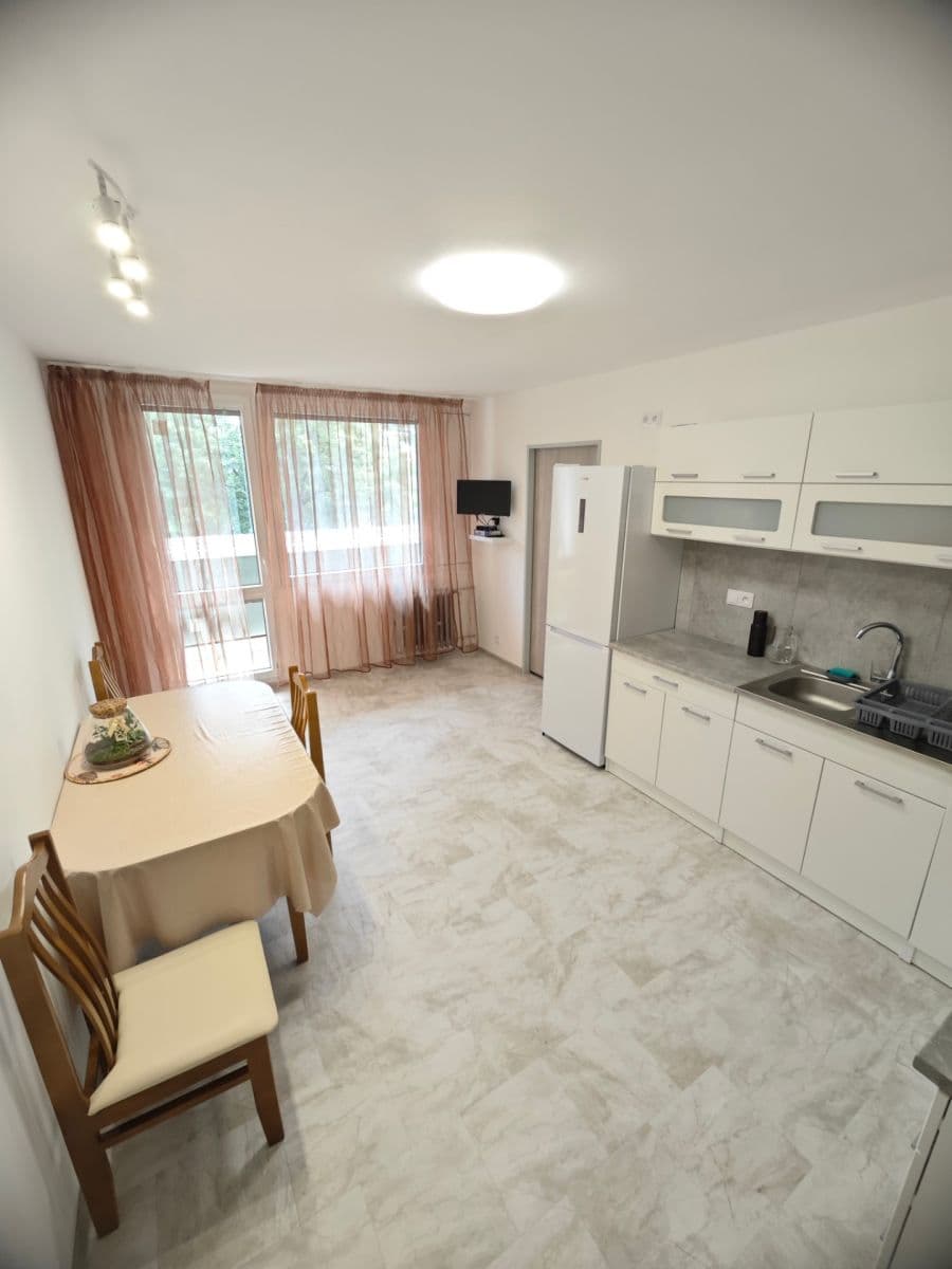 Pronájem bytu 3+1 68 m², Třeboradická, Praha, Praha Pronájem bytu 3+1 68 m², Třeboradická, Praha, Praha