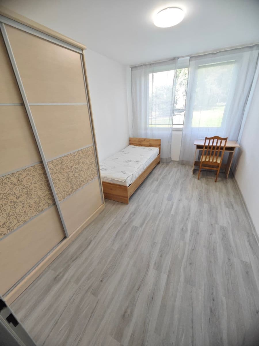 Pronájem bytu 3+1 68 m², Třeboradická, Praha, Praha Pronájem bytu 3+1 68 m², Třeboradická, Praha, Praha