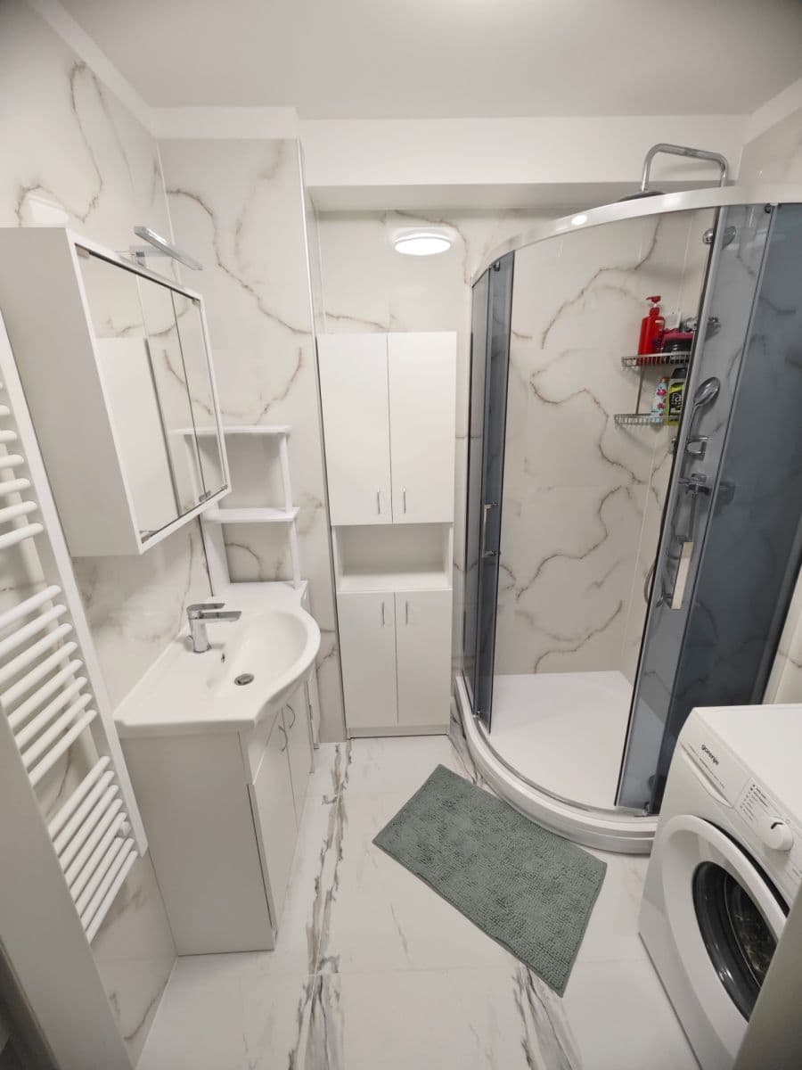 Pronájem bytu 3+1 68 m², Třeboradická, Praha, Praha Pronájem bytu 3+1 68 m², Třeboradická, Praha, Praha