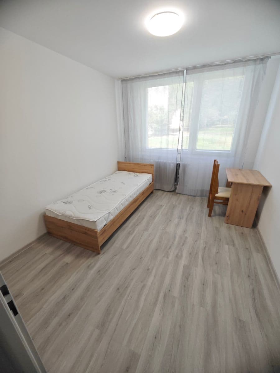 Pronájem bytu 3+1 68 m², Třeboradická, Praha, Praha Pronájem bytu 3+1 68 m², Třeboradická, Praha, Praha