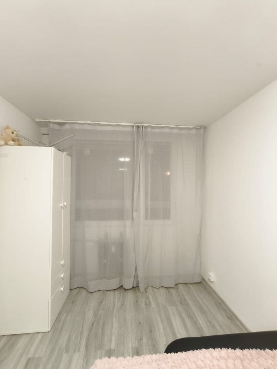 Pronájem bytu 3+1 68 m², Třeboradická, Praha, Praha Pronájem bytu 3+1 68 m², Třeboradická, Praha, Praha