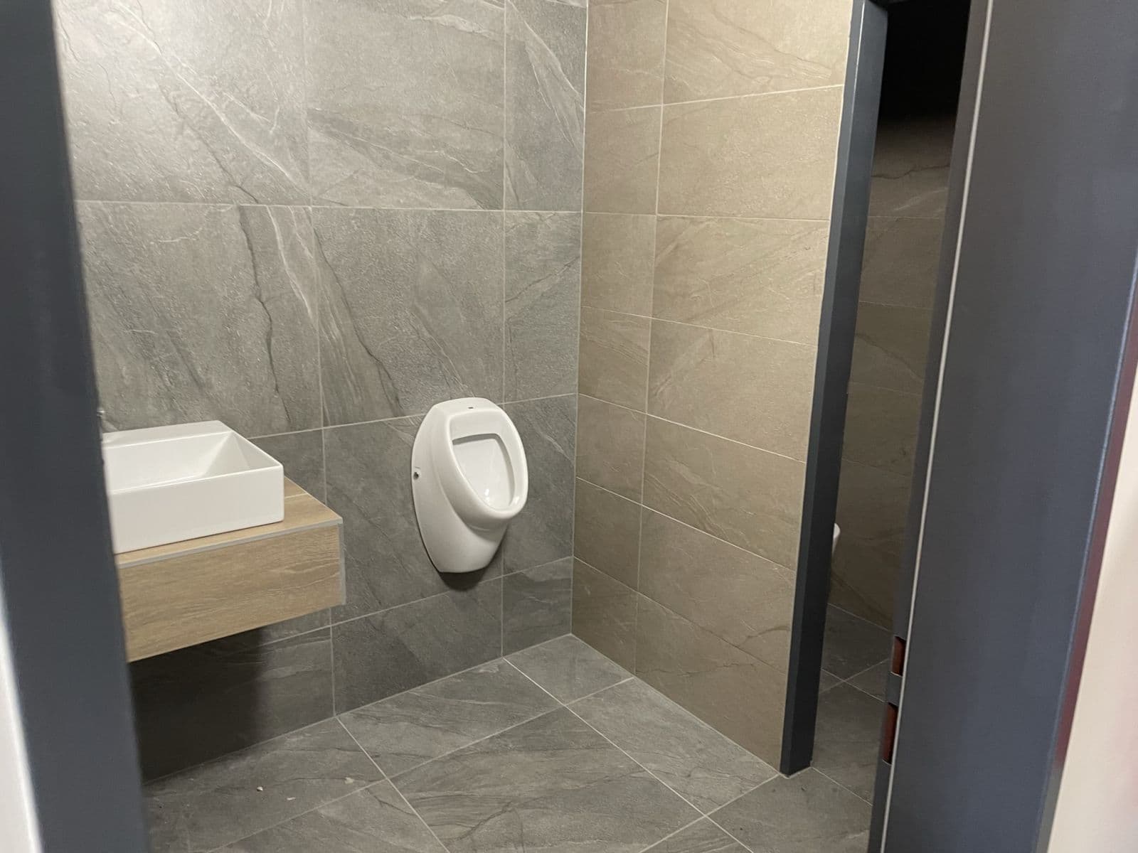 Pronájem nebytového prostoru 1.106 m², Hlavní, Herink, Středočeský kraj Pronájem nebytového prostoru 1.106 m², Hlavní, Herink, Středočeský kraj