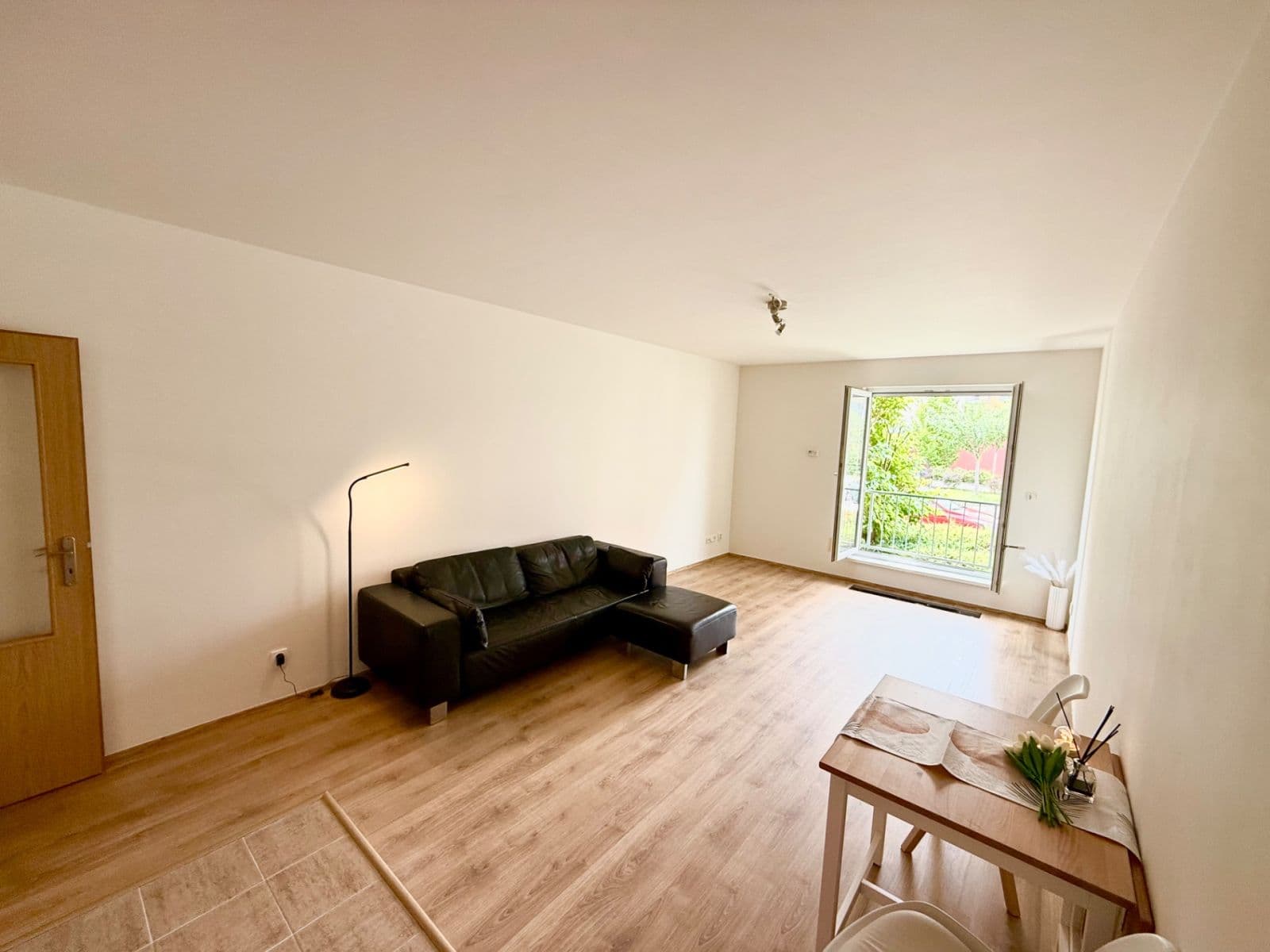 Prodej bytu 1+kk 35 m², Rudolfa Holeky, Praha, Praha Prodej bytu 1+kk 35 m², Rudolfa Holeky, Praha, Praha