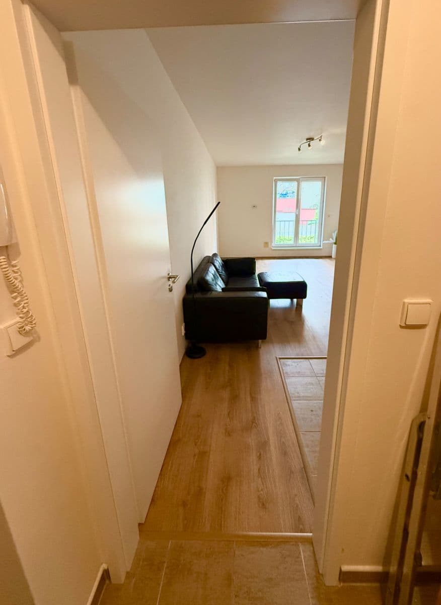Prodej bytu 1+kk 35 m², Rudolfa Holeky, Praha, Praha Prodej bytu 1+kk 35 m², Rudolfa Holeky, Praha, Praha