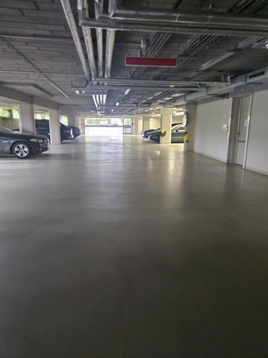 Pronájem garáže 14 m², Vrátnická, Praha, Praha Pronájem garáže 14 m², Vrátnická, Praha, Praha