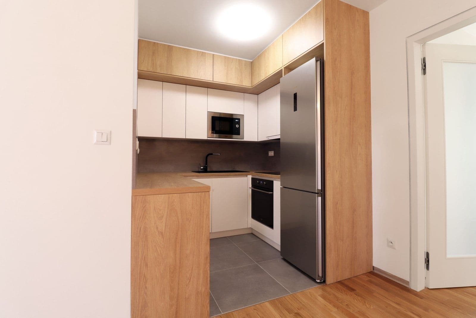 Pronájem bytu 2+kk 53 m², Na návsi, Praha, Praha Pronájem bytu 2+kk 53 m², Na návsi, Praha, Praha