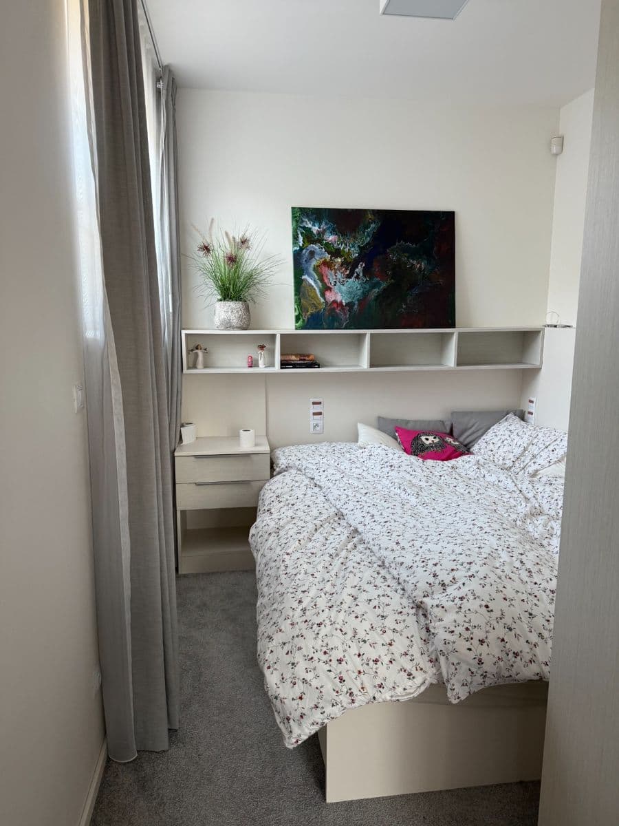 Pronájem bytu 1+kk 44 m², Trojská, Praha, Praha Pronájem bytu 1+kk 44 m², Trojská, Praha, Praha