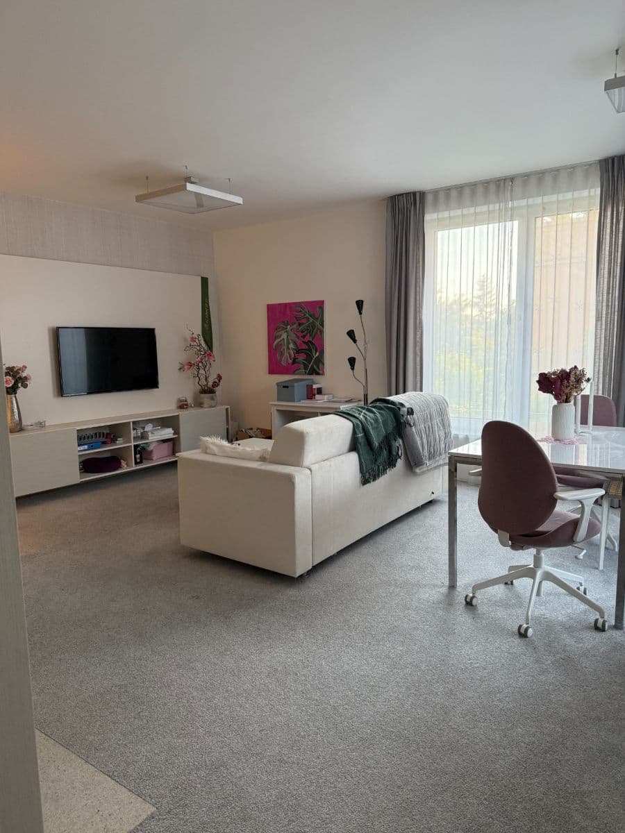 Pronájem bytu 1+kk 44 m², Trojská, Praha, Praha Pronájem bytu 1+kk 44 m², Trojská, Praha, Praha