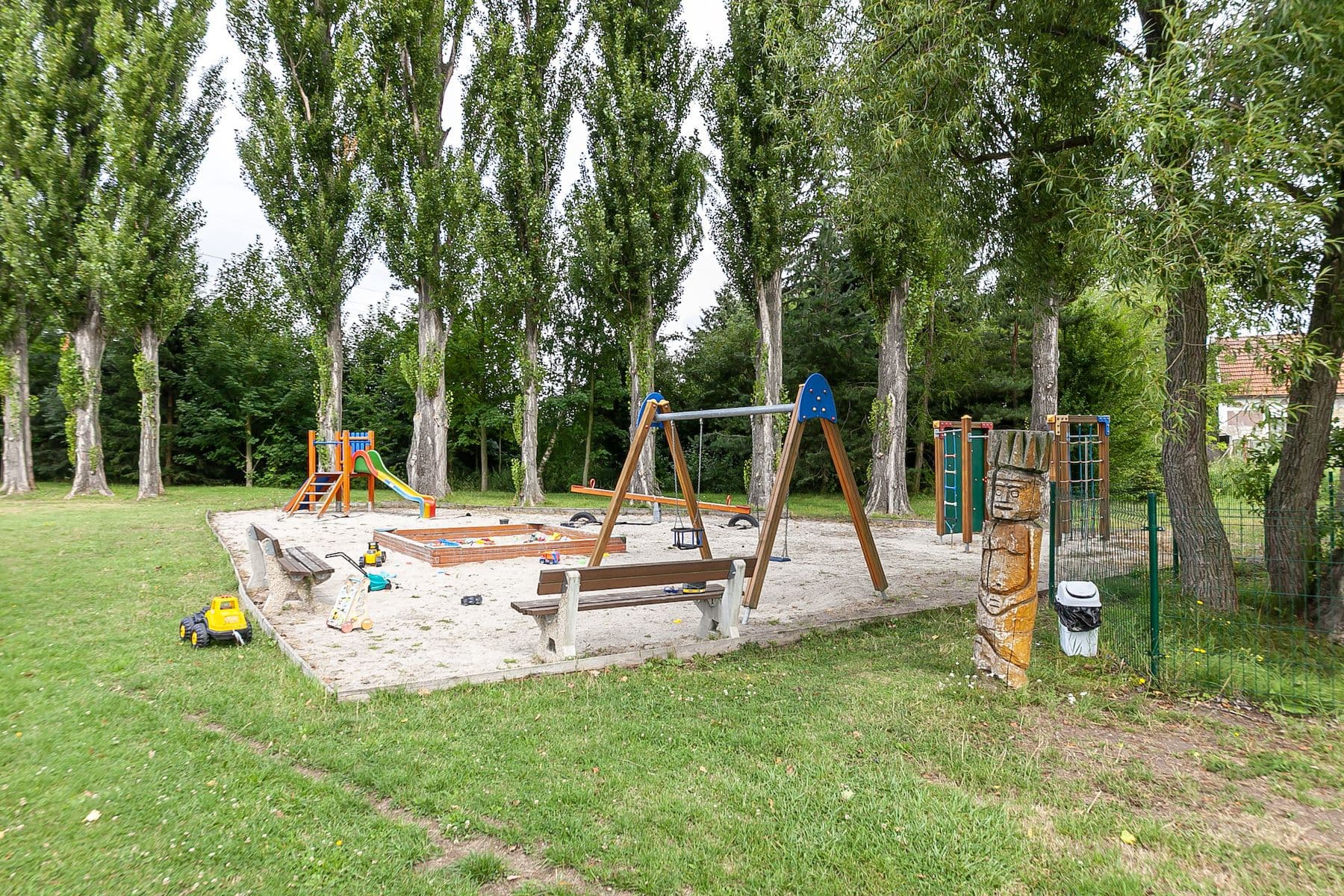 Prodej pozemku 2.145 m², Dolany, Dolany, Středočeský kraj Prodej pozemku 2.145 m², Dolany, Dolany, Středočeský kraj