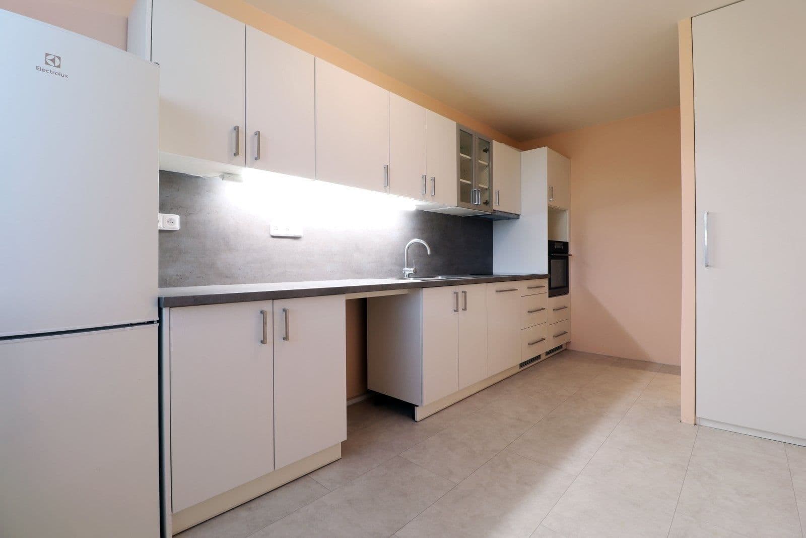 Pronájem bytu 3+1 76 m², Platónova, Praha, Praha Pronájem bytu 3+1 76 m², Platónova, Praha, Praha