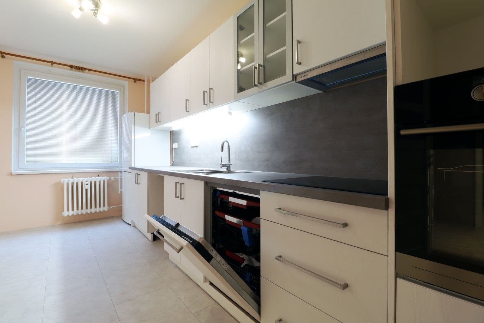 Pronájem bytu 3+1 76 m², Platónova, Praha, Praha Pronájem bytu 3+1 76 m², Platónova, Praha, Praha