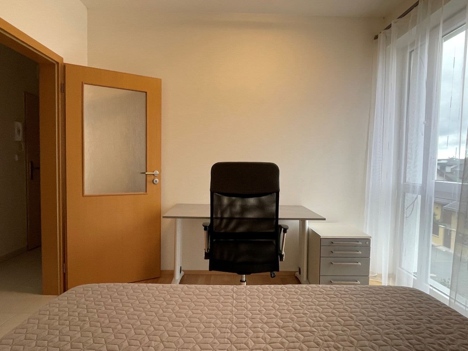 Pronájem bytu 2+kk 62 m², Cedrová, Jesenice, Středočeský kraj Pronájem bytu 2+kk 62 m², Cedrová, Jesenice, Středočeský kraj