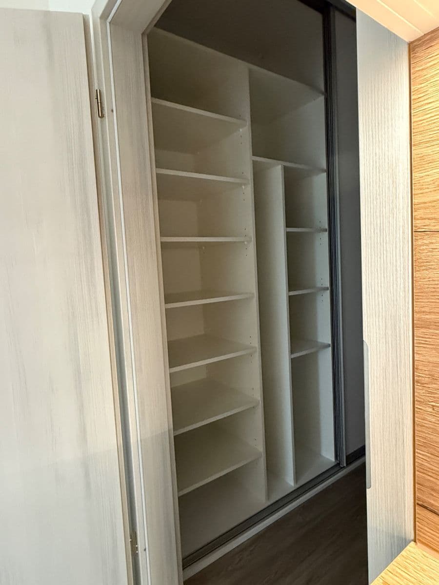 Pronájem bytu 1+kk 37 m², Nad Stráněmi, Zlín, Zlínský kraj Pronájem bytu 1+kk 37 m², Nad Stráněmi, Zlín, Zlínský kraj